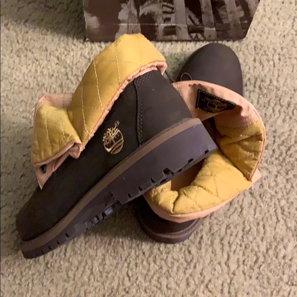 Timberland Roll Top Boots - Picture 3 of 5